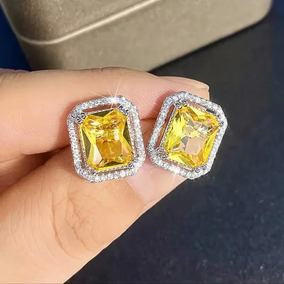 Yellow Gemstone Earrings - Picture 5 of 8